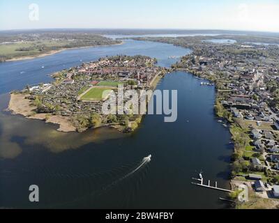 Luftaufnahme der Werder Stadtsinsel in der Havel mit dem ältesten Stadtteil der Stadt. Das Gemeindegebiet Werder erstreckt sich entlang der Ufer des HH Stockfoto