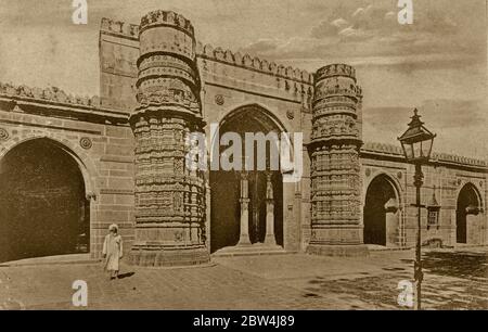 16 Mai 2014 Vintage Picture Postkarte von Qutbuddin Moschee Ahmedabad Jetzt UNESCO-Weltkulturerbe Gujarat Indien Stockfoto
