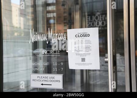 Neiman Marcus, die für Konkurs eingereicht, in Hudson Yards Mall geschlossen während COVID 19 Lockdown, New York City, USA Stockfoto