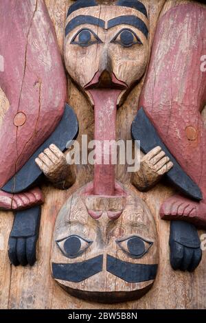 Totem Pole im Sitka National Historical Park, Sitka, Baranof Island, Südost-Alaska, USA Stockfoto