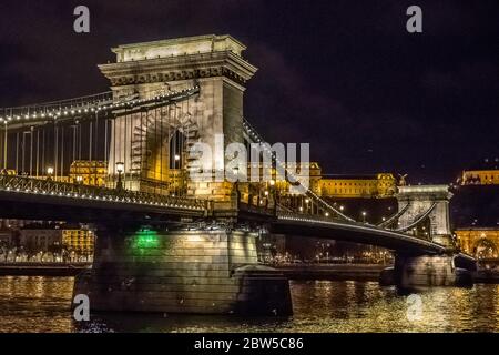 Schöne Brücke über die Donau von Budapest Stockfoto