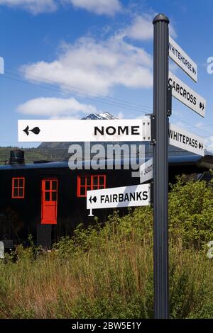 Beschilderung in Centennial Park, Skagway, Southeast Alaska, USA Stockfoto