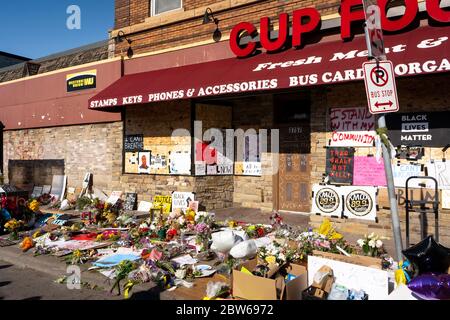 cup Foods george floyd Memorial zu Ehren schwarzen Leben Materie in minneapolis Unruhen Stockfoto