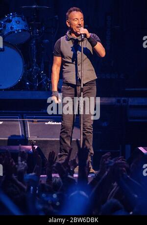 Bruce Springsteen, auf der Bühne in Paris, Frankreich, Juli 2016 Stockfoto