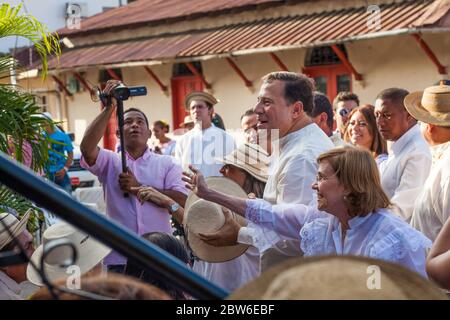 Der ehemalige Präsident von Panama, Juan Carlos Varela, bei einem Besuch in Las Tablas, Los Santos Provinz, Republik Panama. Januar 2014. Stockfoto