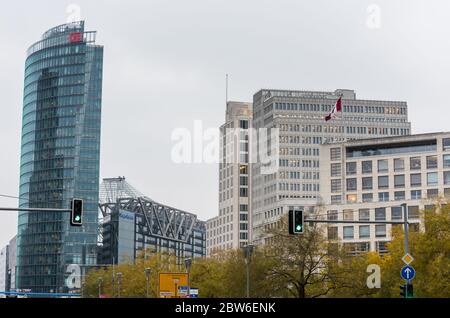 Skylines in der Nähe des Bahnhofs Potsdamer Platz, S-Bahnhof in der Innenstadt von Berlin, Es ist einer der zentralen Bahnhof der Berliner U-Bahn ME Stockfoto