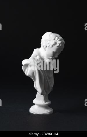 Michelangelo Gipsfigur in schwarzem Hintergrund Stockfoto