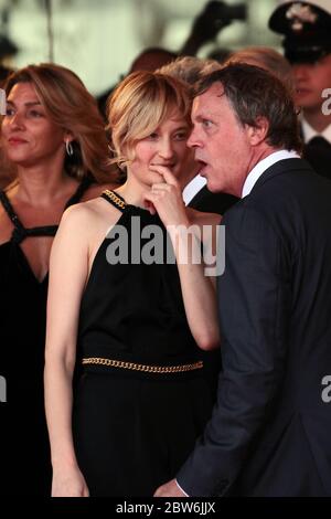 VENEDIG, ITALIEN - AUGUST 31: Alba Rohrwacher mit Todd Haynes nimmt an der Premiere von "die Ides des March" während der 68. Filmfestspiele von Venedig Teil Stockfoto