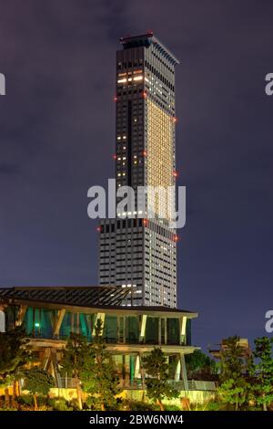 Osaka / Japan - 5. Oktober 2017: Rinku Gate Tower Building Wolkenkratzer, das dritthöchste Gebäude in Japan, befindet sich in Rinku Town, Izumisano, Osaka, J Stockfoto