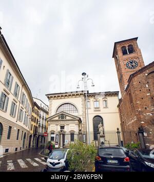 Mailand. Italien - 20. Mai 2019: Ambrosianische Bibliothek in Mailand. Biblioteca Pinacoteca Accademia Ambrosiana. Kirche von San Sepolcro. Stockfoto