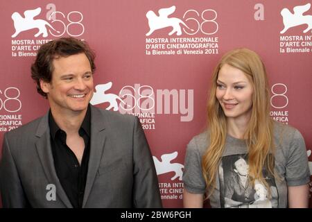 VENEDIG, ITALIEN - SEPTEMBER 05: Colin Firth und Svetlana Khodchenkova besuchen die Fotocall 'Tinker, Tailor, Soldier, Spy' Stockfoto