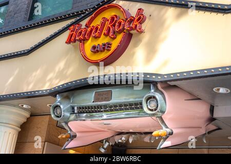 Osaka / Japan - 1. Oktober 2017: Hard Rock Cafe mit Rock und Roll-Thema in Osaka, Japan Stockfoto