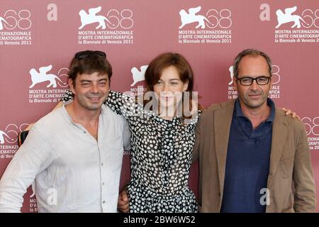 VENEDIG, ITALIEN - SEPTEMBER 09: Aureliano Amade, Cristiana Capotondi und Stefano Incerti posiert während der Controcampo Italiano Winners Photocall Stockfoto