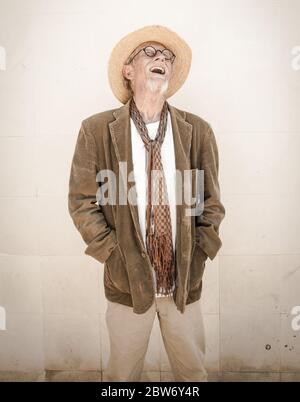 Sir John Hurt am Set seines letzten Films, That Good Night 2016 Stockfoto