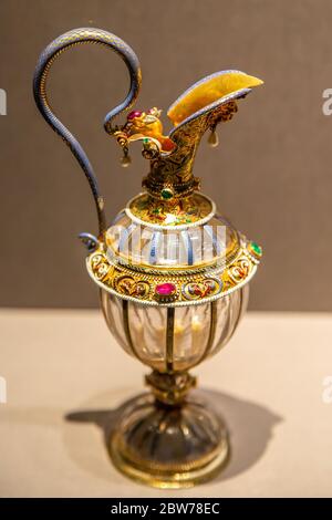 Wien, Österreich Krug mit Dekorationen, Sammlung im Kunsthistorischen Museum für Kunstgeschichte, KHM Stockfoto