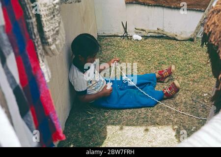 Kleines Mädchen, Indischer Markt, 03. Mai 1982, Miraflores, Lima, Peru, Südamerika Stockfoto