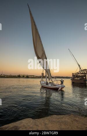Felucca boat in Nile Stockfoto