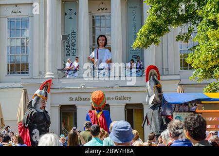 Die Alban-Wallfahrt, ein jährliches Fest, das Alban, Großbritanniens ersten Heiligen, feiert, indem er seine letzte Reise zur Hinrichtung und zum Martyrium nachstellt. Stockfoto