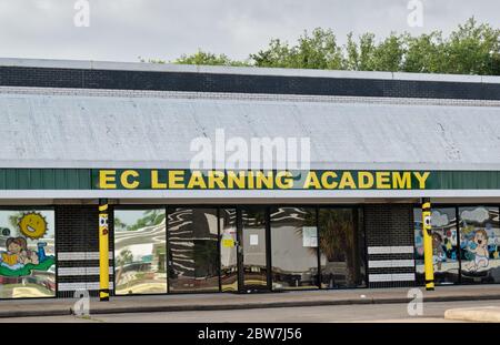 Houston, Texas/USA 05/21/2020: Gebäude der EC Learning Academy in Houston, TX. Kindertagesstätte für Kleinkinder, Säuglinge, Kinder vor dem K und Schulkinder. Stockfoto