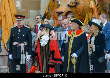 Der Lord-Lieutenant von Hertfordshire und andere Ehrengäste bei der Alban Pilgrimage, einem Fest, das Alban, Großbritanniens ersten Heiligen, feiert. Stockfoto