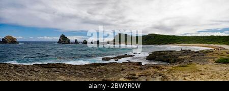 Die Landzunge La Pointe des Chateaux Castles ist eine Halbinsel, die sich von der Ostküste der Insel Grande-Terre in G in den Atlantischen Ozean erstreckt Stockfoto