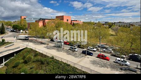 MADRID / SPANIEN - 10. APRIL 2019 - der Panoramablick auf die Stadt von Leganes.from modernen "Plaza Mayor" in der Autonomen Universität Madrid, Spanien Stockfoto