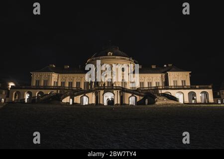 Schloss Solitude in Stuttgart, Deutschland, Baden-Württemberg bei Nacht Stockfoto