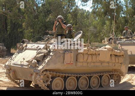 süd-israel 3. August 2014 israelische Soldaten an der grenze zu gaza während eines Konflikts Stockfoto