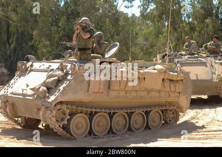 süd-israel 3. August 2014 israelische Soldaten an der grenze zu gaza während eines Konflikts Stockfoto
