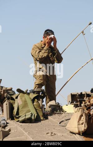 südisrael 23 juli 2014 israelische Soldaten an der grenze zu gaza während eines Konflikts Stockfoto