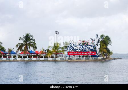 Typische Szene in Cienfuegos, rund um das berühmte Malecon Stockfoto