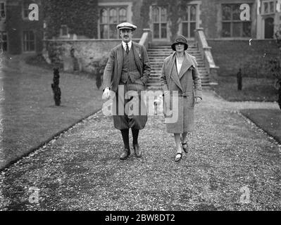 Ein Tudor-Herrenhaus für Sir Stephen Lennard's kanadische Braut. Wickham Court . November 1928 Stockfoto