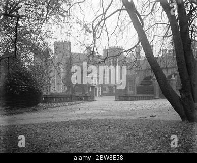 TUDOR Herrenhaus für Sir Stephen Lennard ' s kanadische Braut. Wickham Court . November 1928 Stockfoto