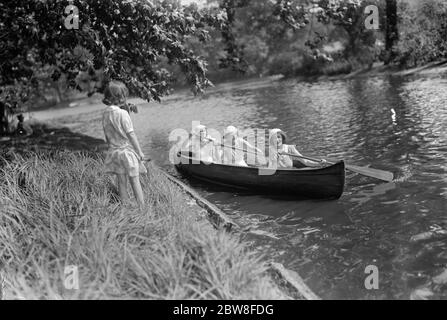 Schönheit im Herzen von London. Der See mit Bootstouren im Regent's Park. Bis 20. August 1932 Stockfoto