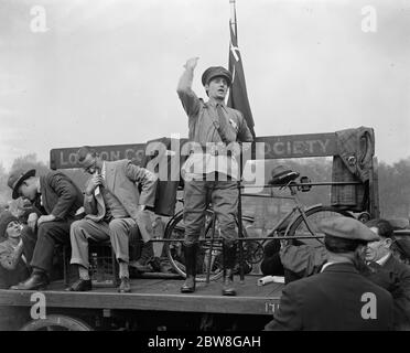 Mai Labor Demonstration im Hyde Park . Commander J Snooks spricht eine der Treffen. Mai 1928 Stockfoto