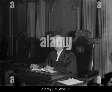 Neuer Gemeinsamer Sergeant im Amt . Hon Ehrenrichter Holman Gregory, K C, der neue Common Sergeant, zum ersten Mal in der Old Bailey fotografiert. November 1932 Stockfoto