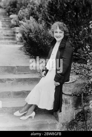 Sir Bradford Leslies in New York . Frau Chas Oakes, seine Verlobte. 31. Oktober 1930 Stockfoto