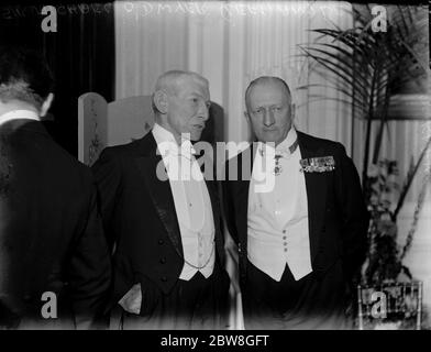 Krönungsfeier Empfang , in der Royal Afghan Legation , 31 , Prince ' s Gate , London . Sir Michael O'Dwyer (links) mit Brig. Allgemeine R B D Blankney . 17. Oktober 1931 Stockfoto