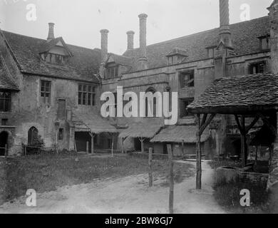 England ' s schöne Landschaft. Malerisches Dorf Wiltshire, das Propaganda verdient. Eine Ecke Blick auf die Abtei von Lacock. 22 Mai 1933 Stockfoto