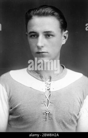 Internationaler Fußball . Österreich gegen Schottland . J Stroh ( Vorwärts , Österreich ) . 25. November 1933 Stockfoto