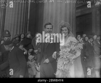 Lady Joan Kind Villiers verheiratet. Lady Joan Child Villiers war verheiratet mit Herrn David Colville in St. Peter ' s, Eaton Square. Die Braut und der Bräutigam. 21. Januar 1933 Stockfoto