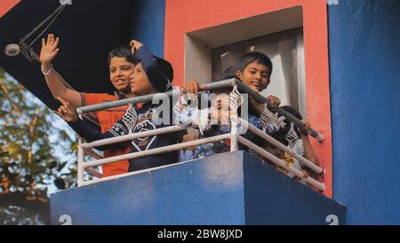 Mumbai, Indien - 17. Dezember 2018: Kinder und andere genießen das Boot House im Kamala Nehru Park, bekannt als Shoe Park, Mumbai. Stockfoto