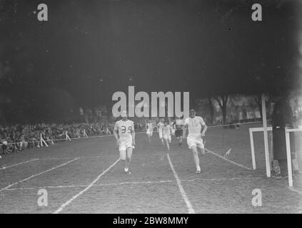 Eltham College Sport. Schüler Sprint bis zur Endlinie. 1936 Stockfoto