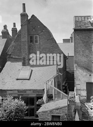 Blick von der Rückseite der Gebäude auf Cray Ford High Street, die bald abgerissen werden. Juli 1938 Stockfoto