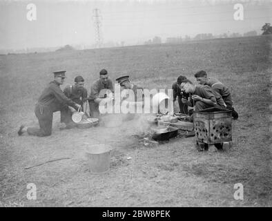 Sidcup-Territuale am Camp Stone . Kochen auf dem Lagerofen. 1938 Stockfoto