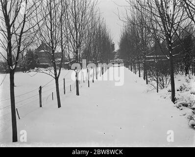 Schneeszenen bei nr 21 auf Foots Cray Lane in Sidcup, Kent. 1938 Stockfoto