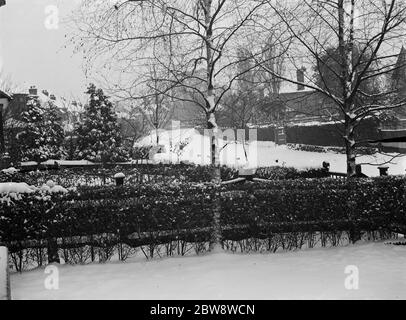 Schneeszenen bei nr 21 auf Foots Cray Lane in Sidcup, Kent. 1938 Stockfoto