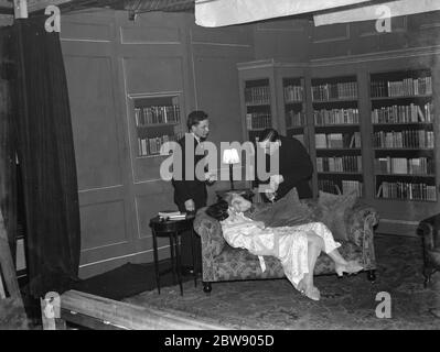 Ein Pfadfinder spielen, "die Katze und der Kanarienvogel", perfomed in Bromley, Kent. 1937 Stockfoto