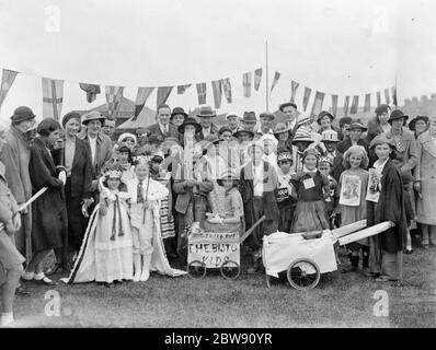 Die Krönung Karneval in Stein, Kent, um die Krönung von König George VI zu feiern. 1937 Stockfoto