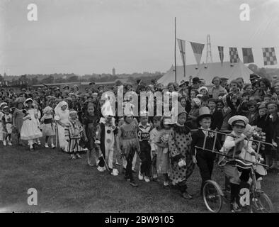 Die Krönung Karneval in Stein, Kent, um die Krönung von König George VI zu feiern. 1937 Stockfoto